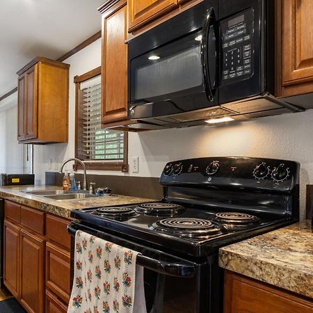 Hondo Creek Hideaway Hotel Tarpley Bagian luar foto