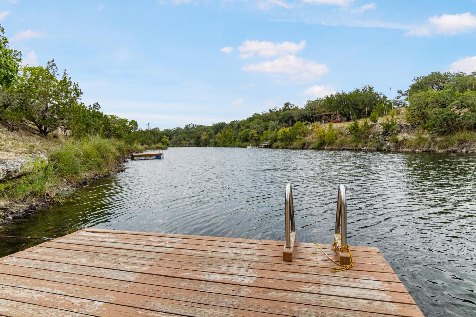 Hondo Creek Hideaway Hotel Tarpley Bagian luar foto