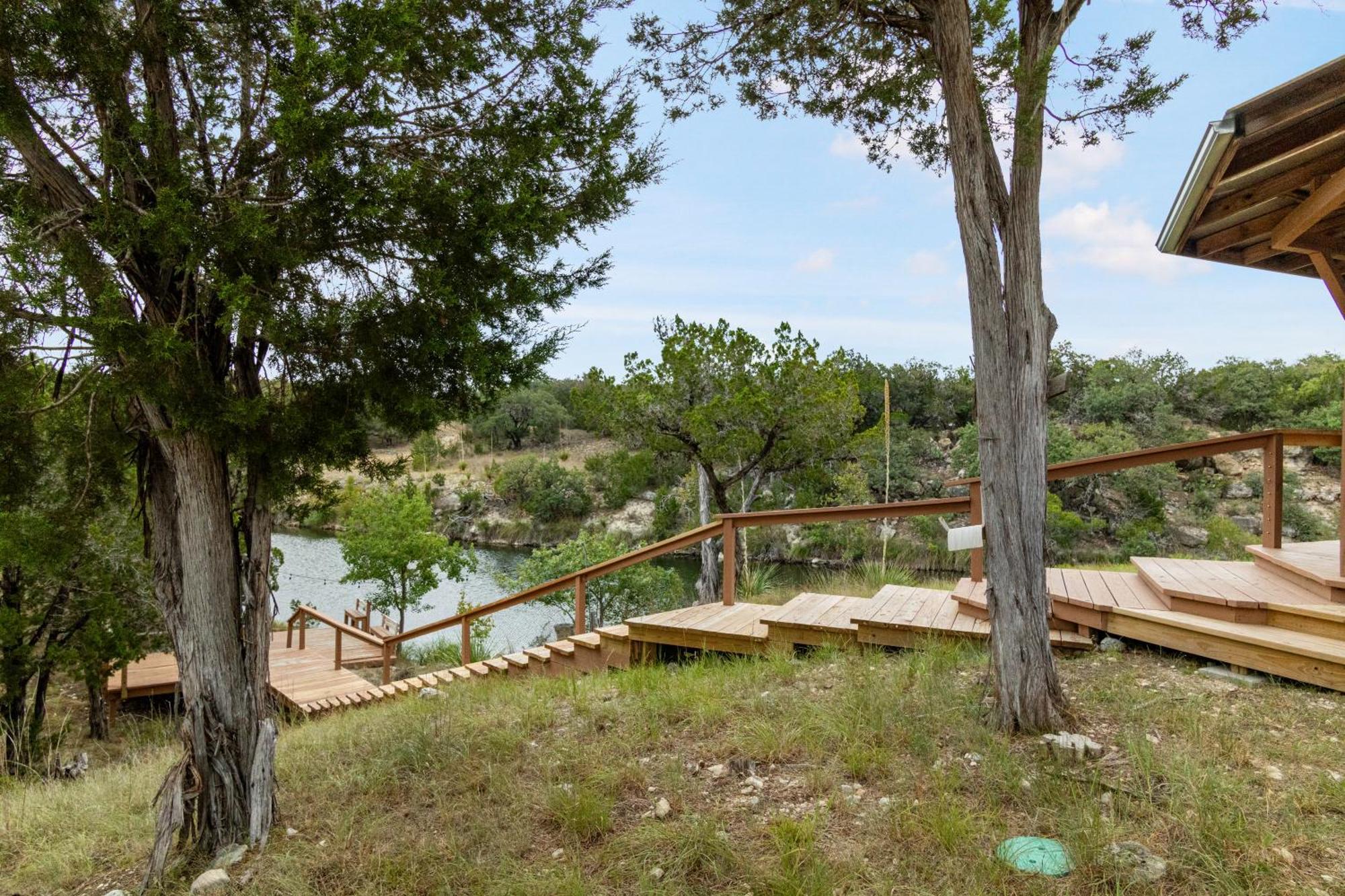 Hondo Creek Hideaway Hotel Tarpley Bagian luar foto